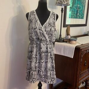 Pink Owl Dress Crochet Trimmed Lined Size M EUC Dress Lightweight Knee‎ Length